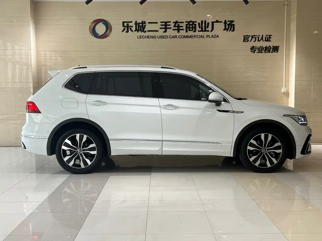 Volkswagen Tiguan L — миниатюра 5