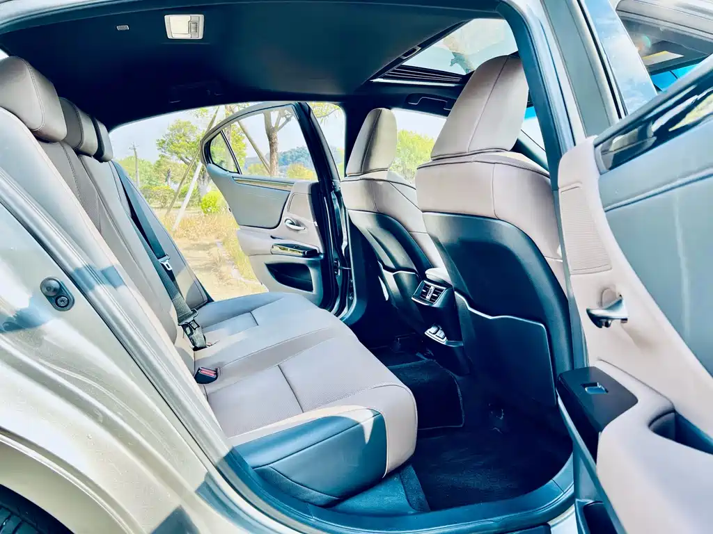 Lexus ES — миниатюра 7