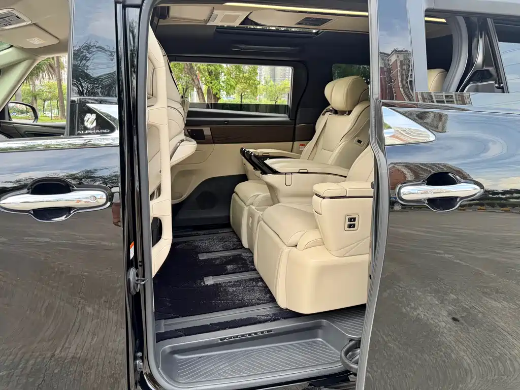 Toyota Alphard — фотографии объявления, Фото 20