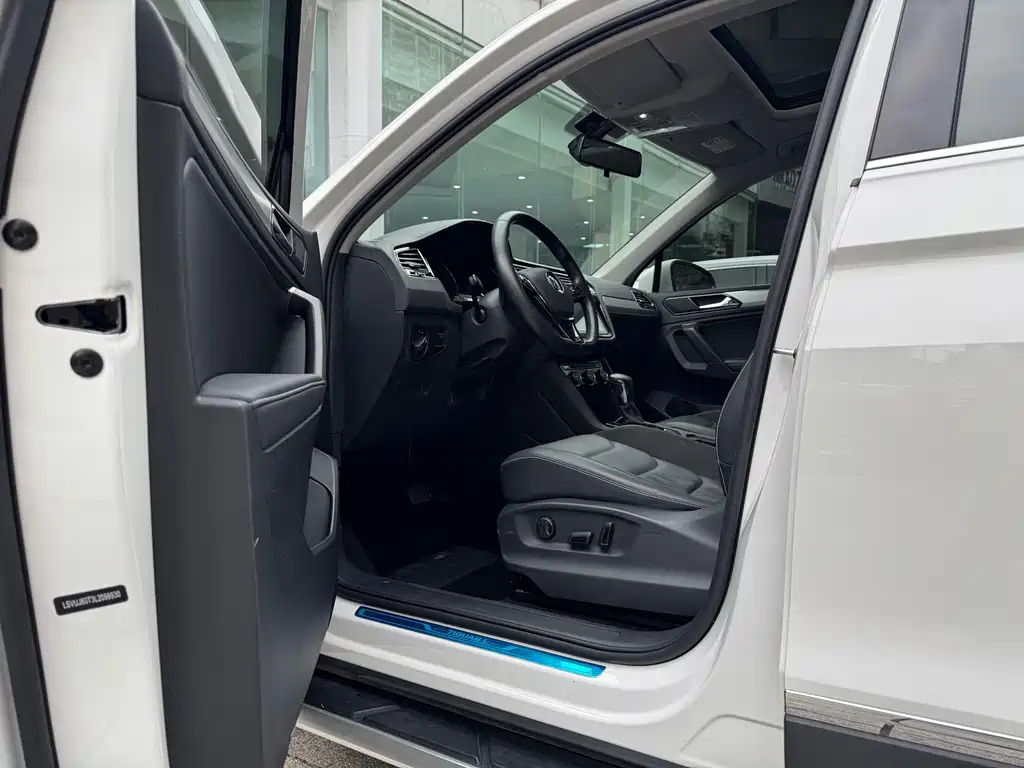 Volkswagen Tiguan L — миниатюра 9