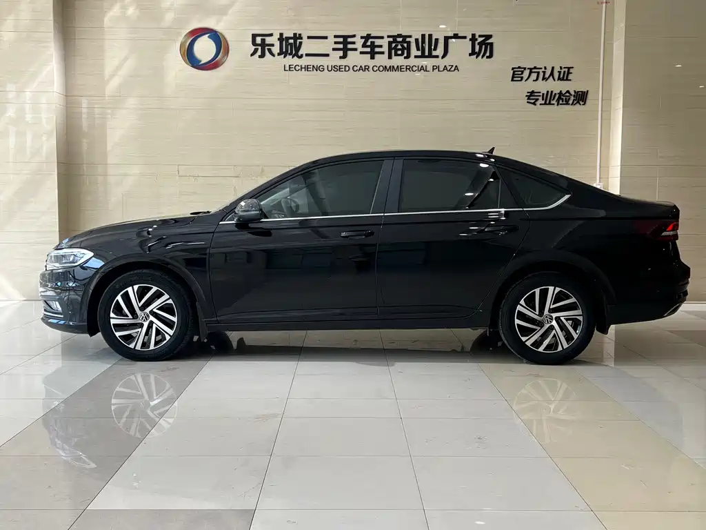 Volkswagen Lavida — миниатюра 4