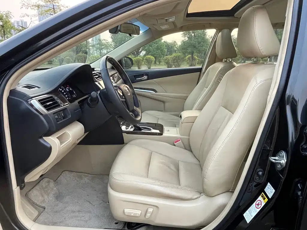 Toyota Camry — миниатюра 4