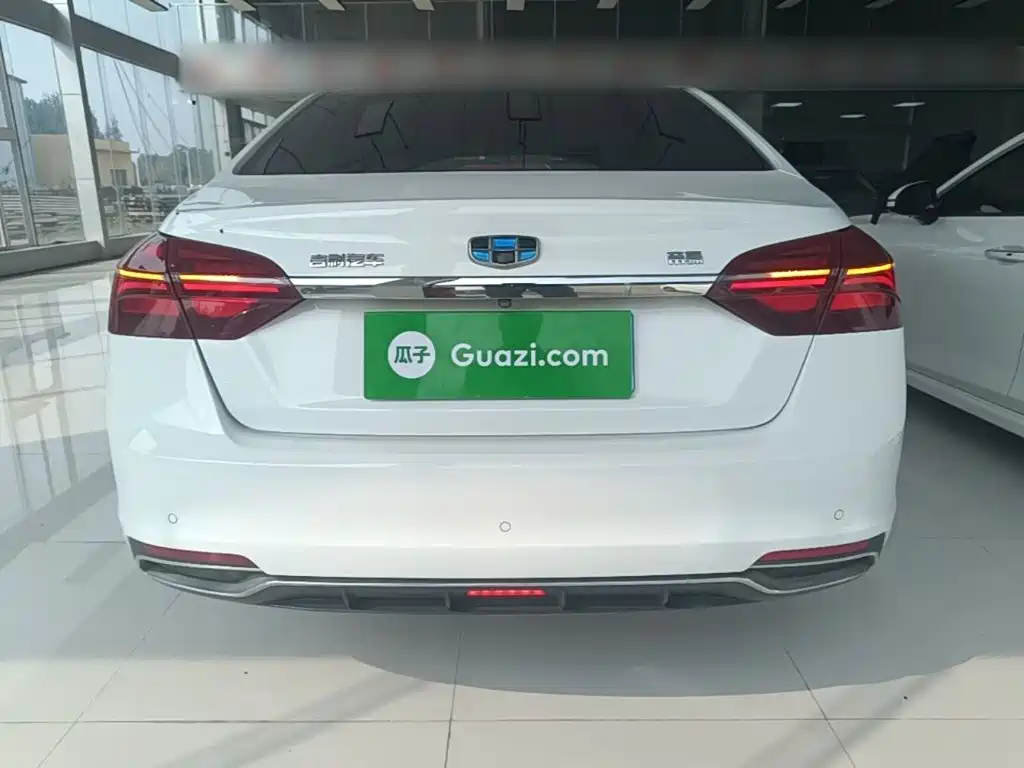 Geely Emgrand — миниатюра 6