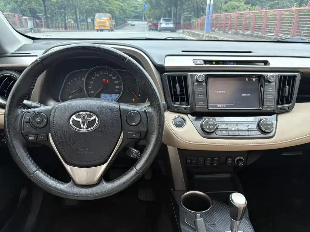 Toyota RAV4 — миниатюра 21