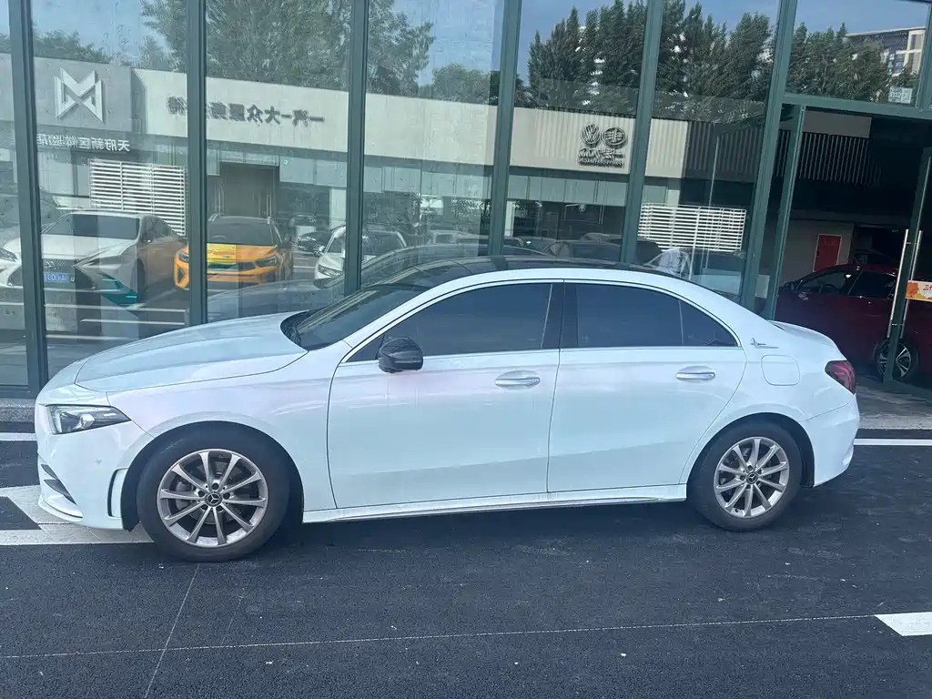Mercedes-Benz A-Class — миниатюра 2