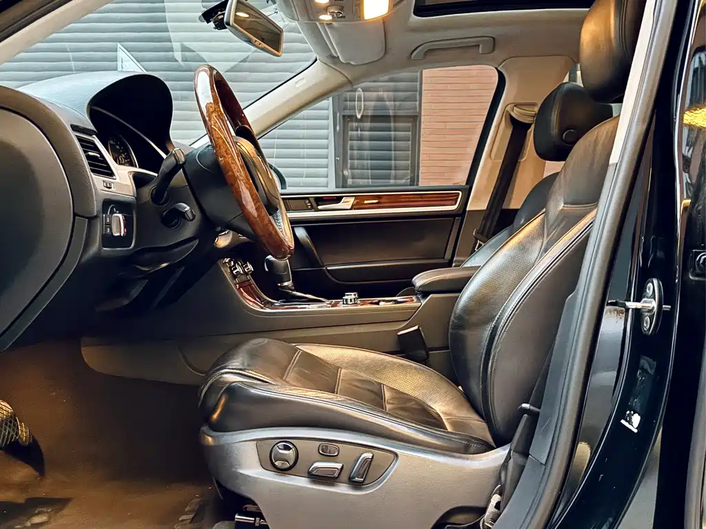 Volkswagen Touareg — миниатюра 7