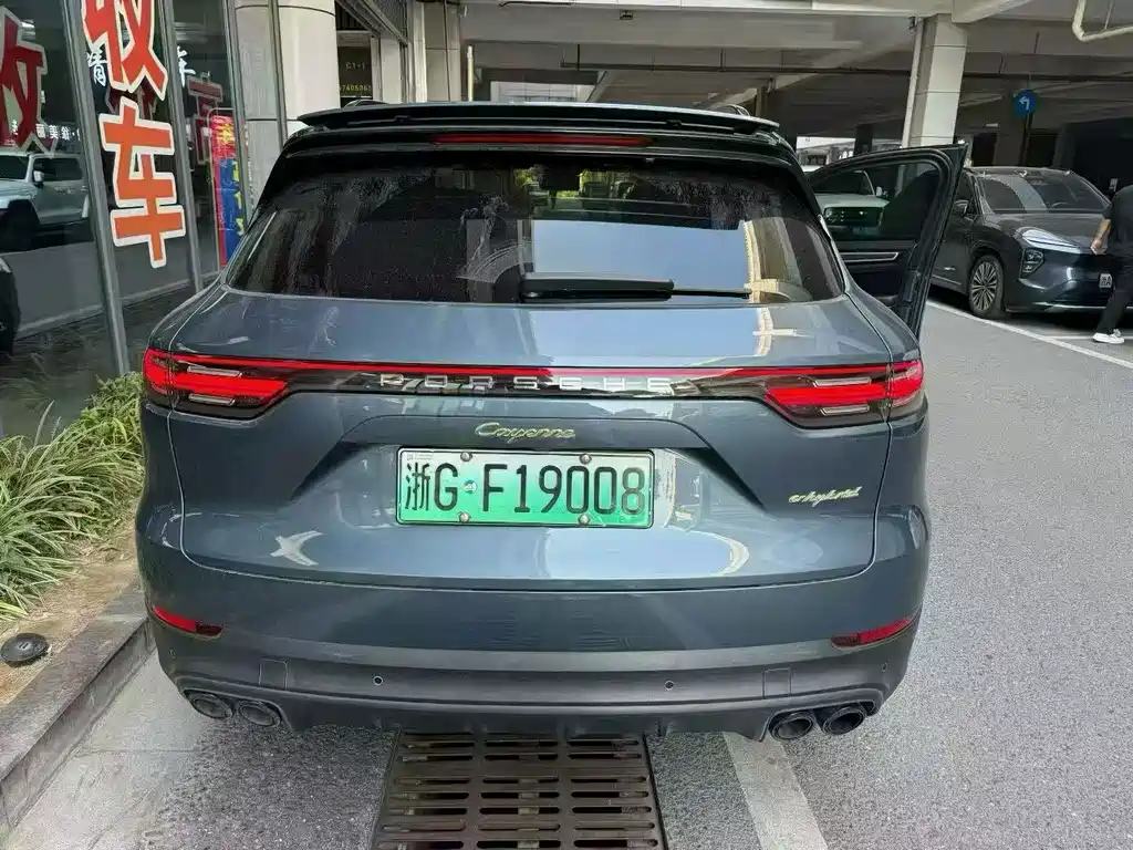 Porsche Cayenne Hybrid — миниатюра 2