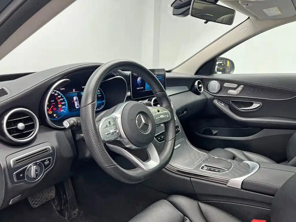 Mercedes-Benz C-Class — миниатюра 14