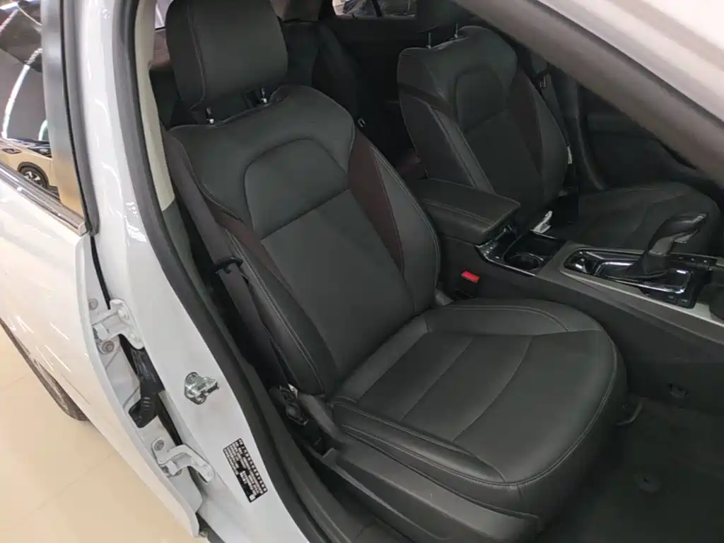 Chevrolet Malibu — миниатюра 25