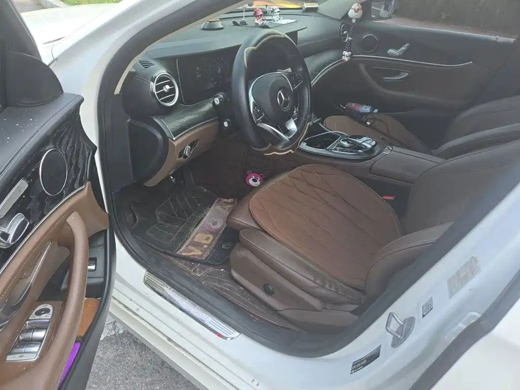 Mercedes-Benz E-Class — миниатюра 17