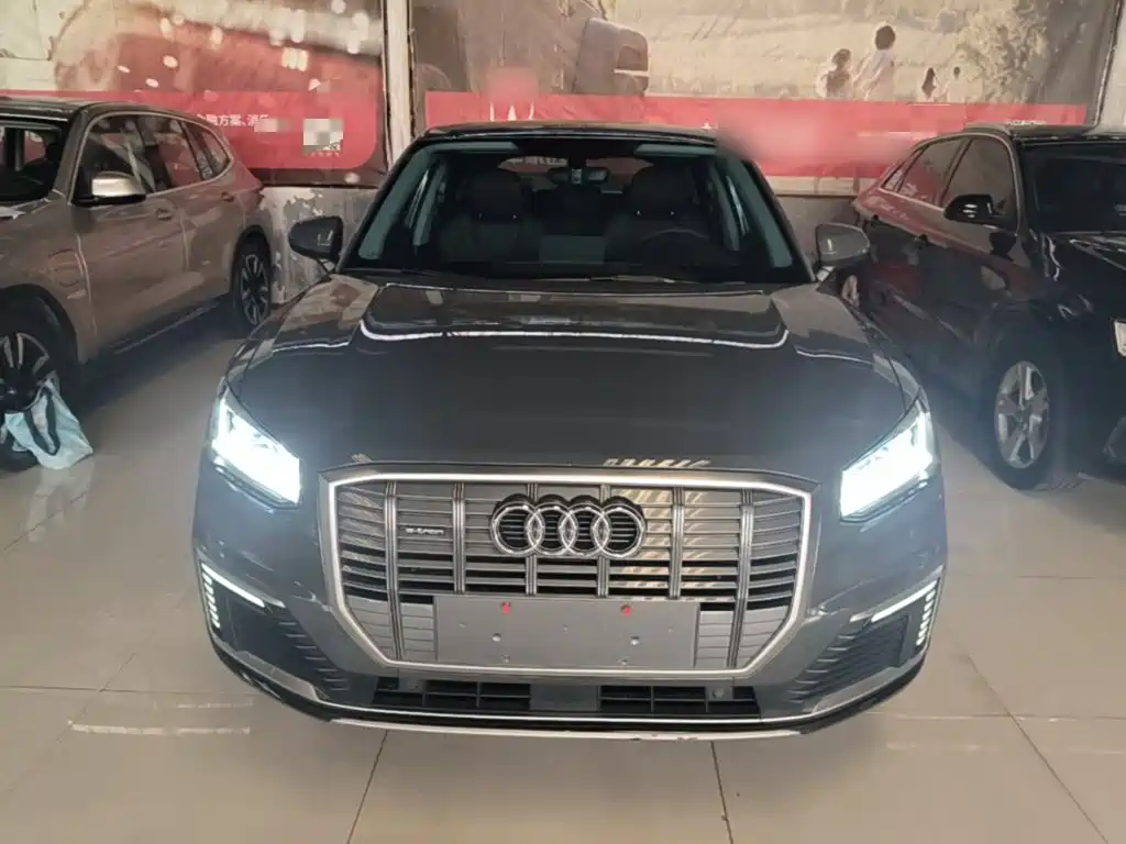 Audi Q2L e-tron — миниатюра 3