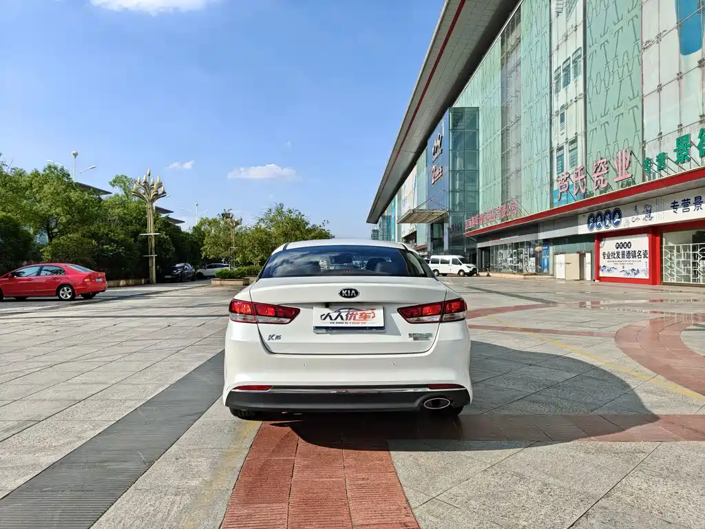 Kia K5 — миниатюра 5