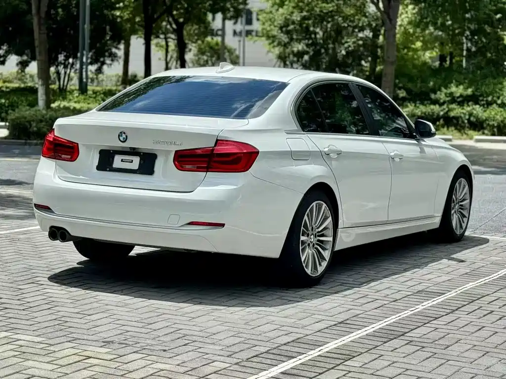 BMW 3 Series — миниатюра 9