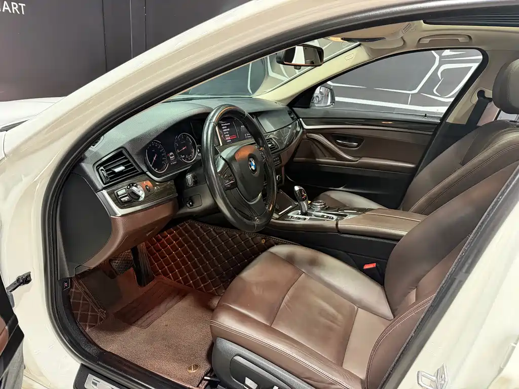 BMW 5 Series — миниатюра 9
