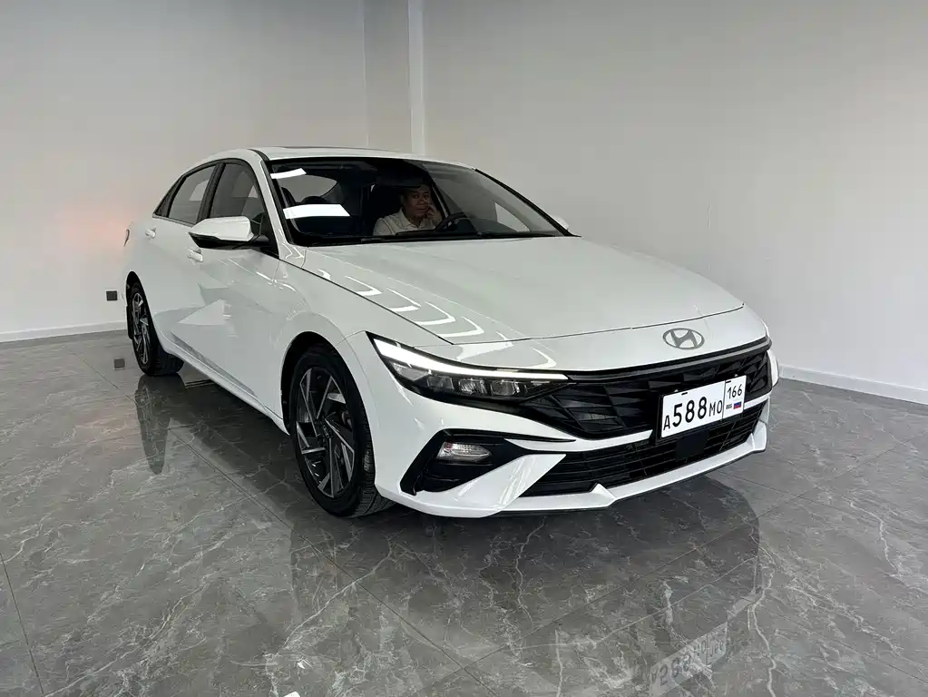 Hyundai Elantra — миниатюра 3