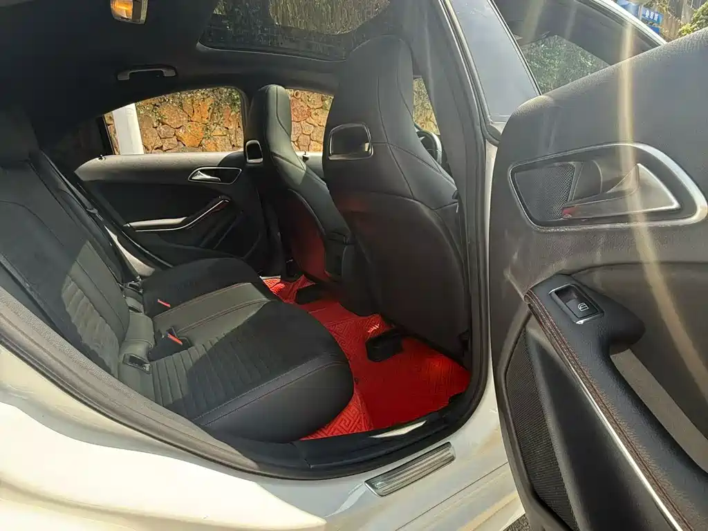 Mercedes-Benz CLA (Import) — миниатюра 6