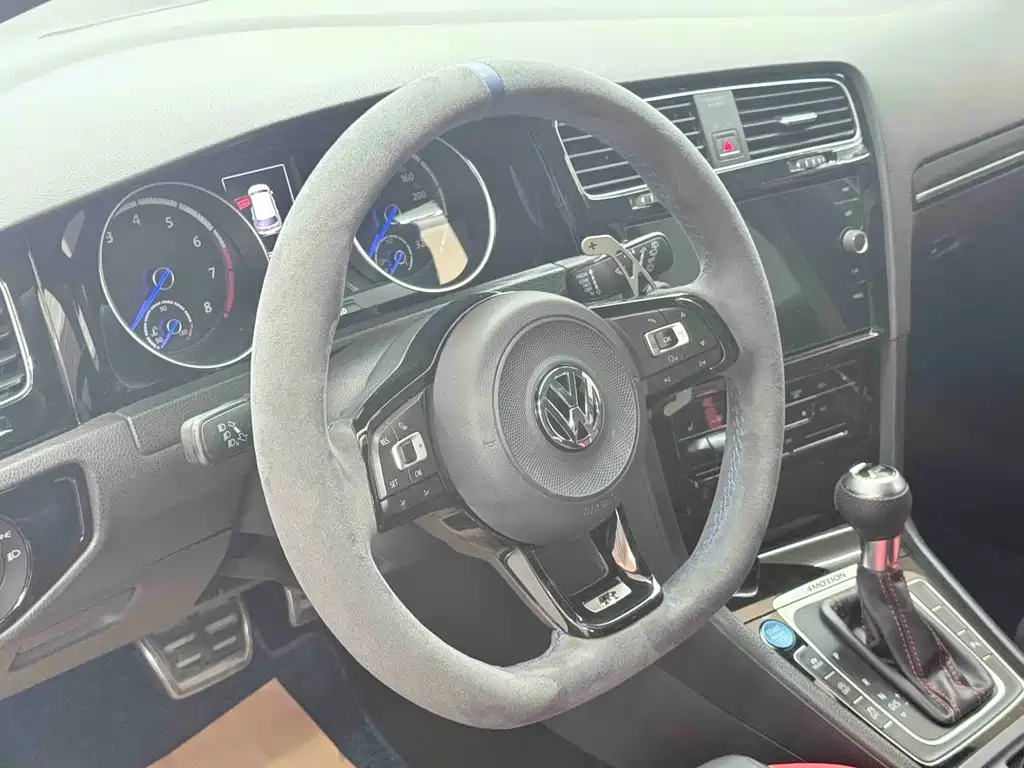 Volkswagen Golf 2015 2.0TSI R