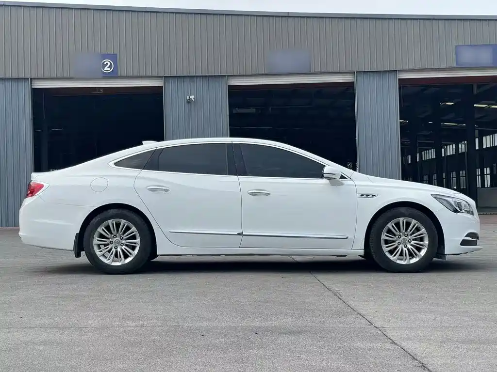 Buick LaCrosse — миниатюра 5