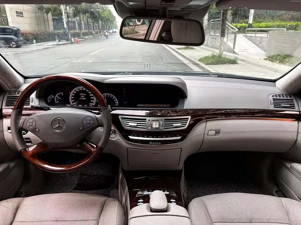Mercedes-Benz S-Class — миниатюра 8