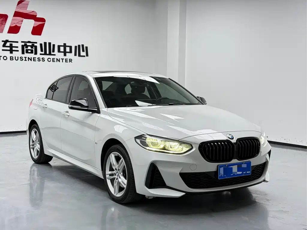 BMW 1 SERIES