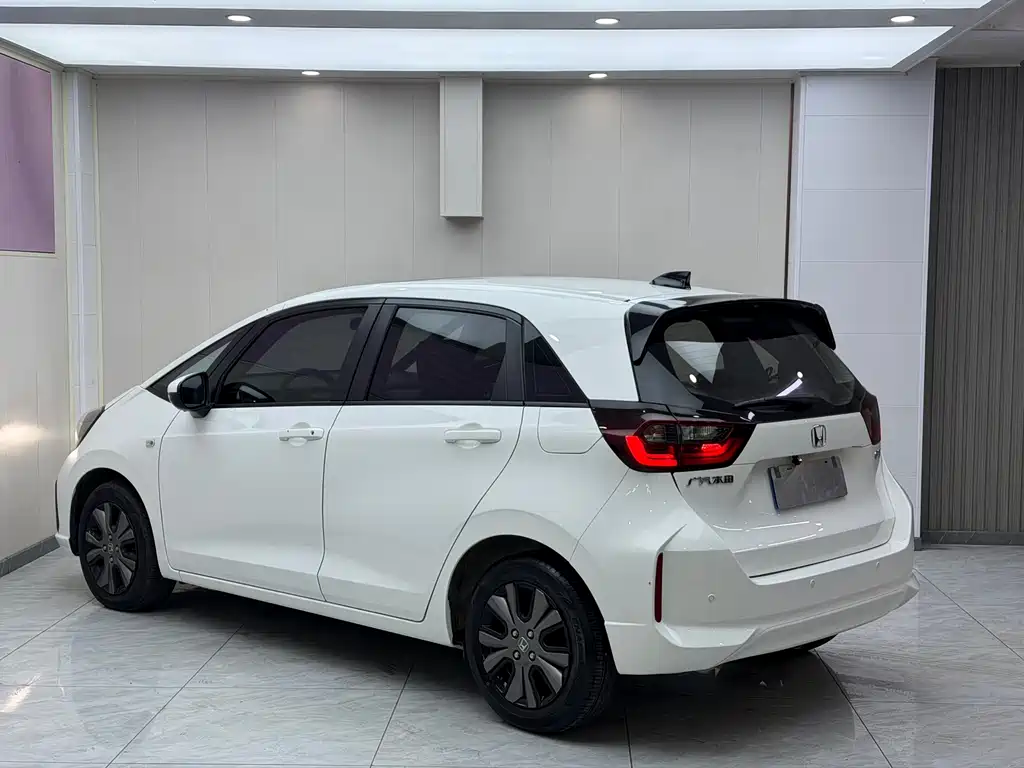 Honda Fit — миниатюра 6