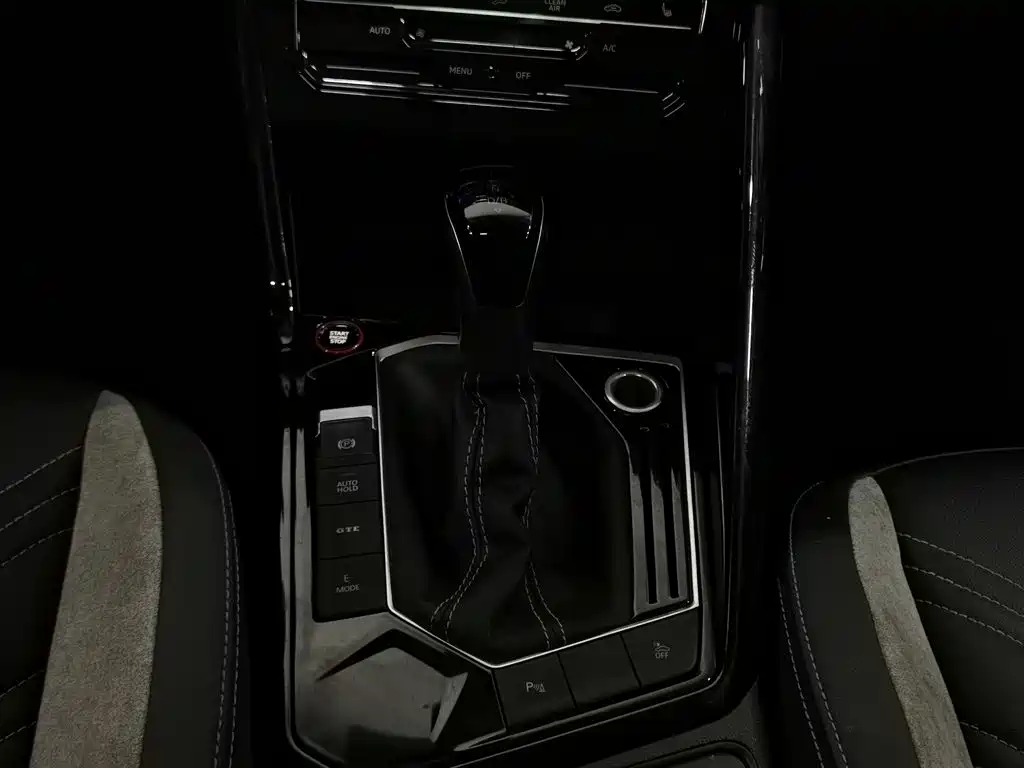 Volkswagen 探岳 GTE — миниатюра 13