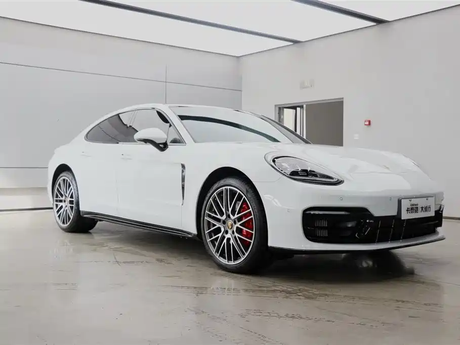 Porsche Panamera 2024