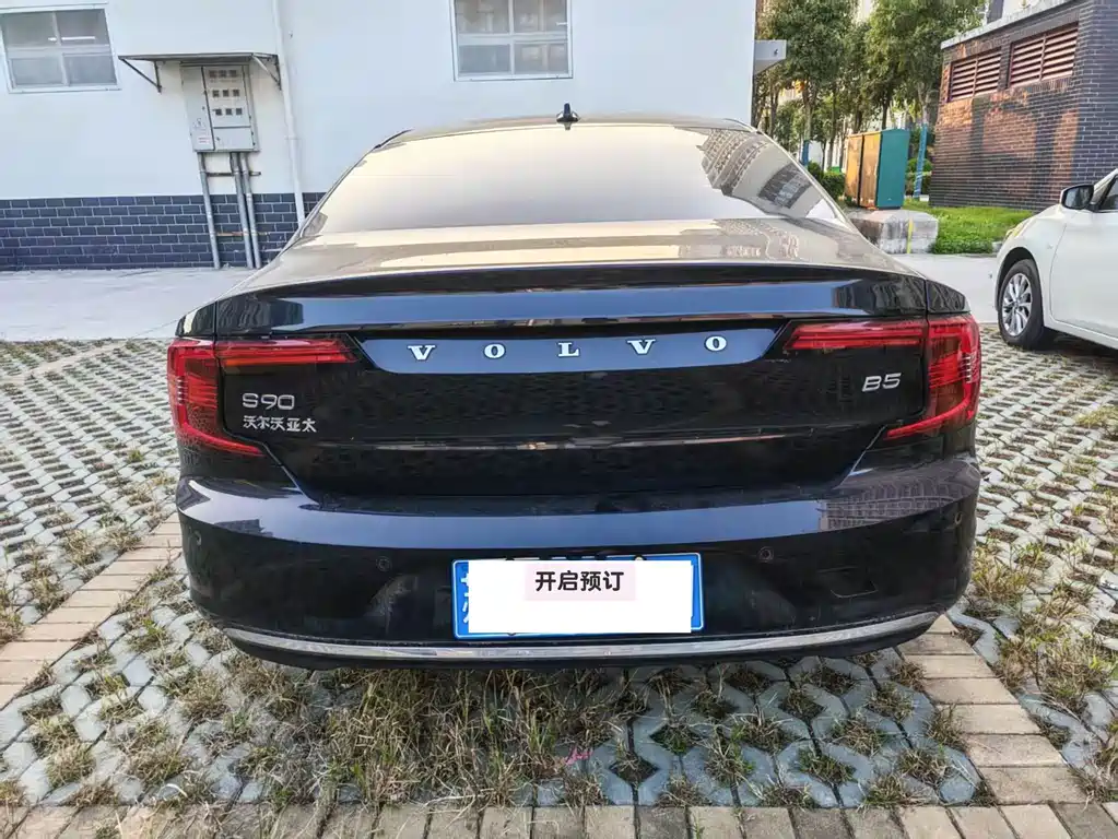 Volvo S90 — миниатюра 8