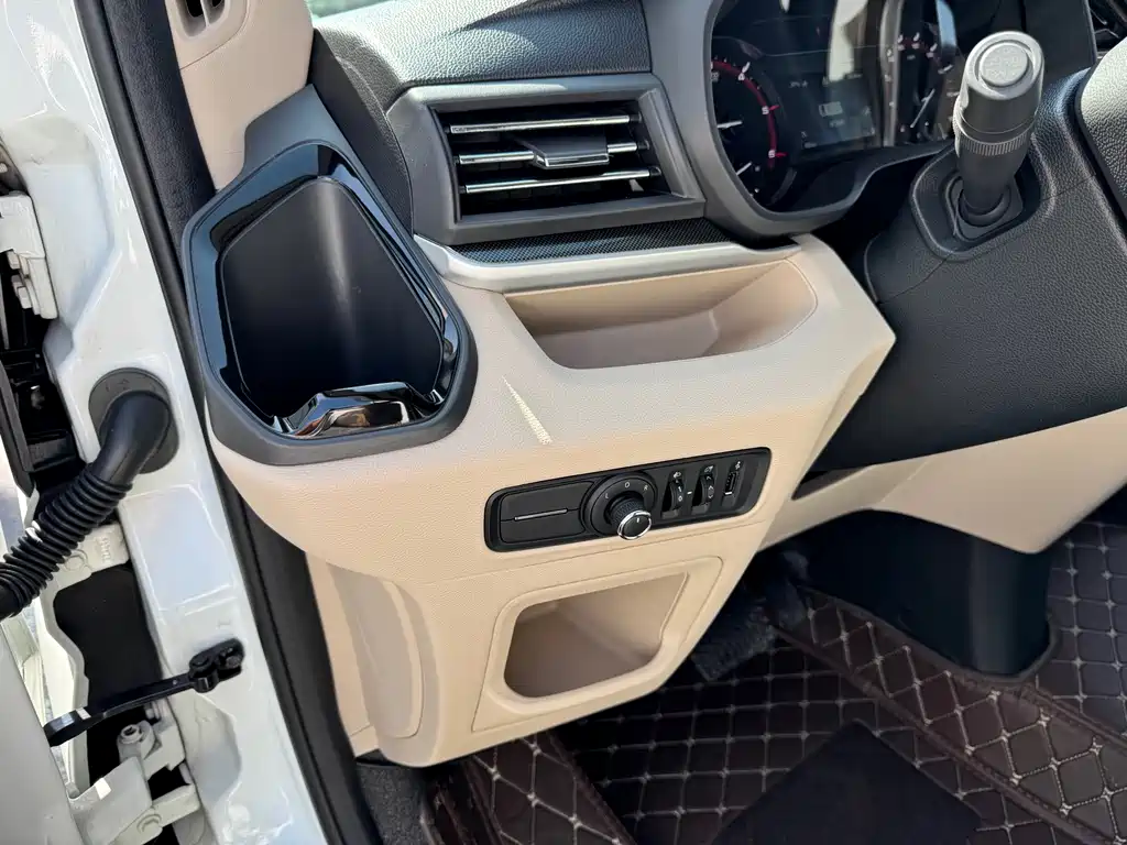 MAXUS V90 RV — миниатюра 10
