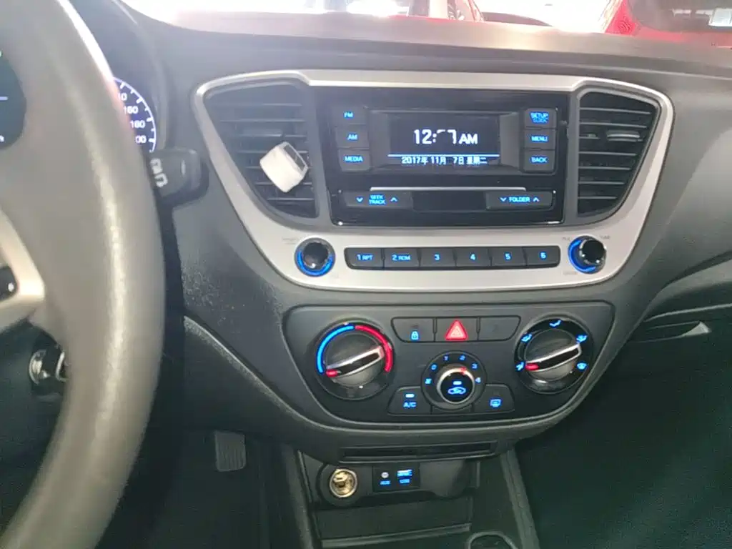 Hyundai Verna RV — миниатюра 13
