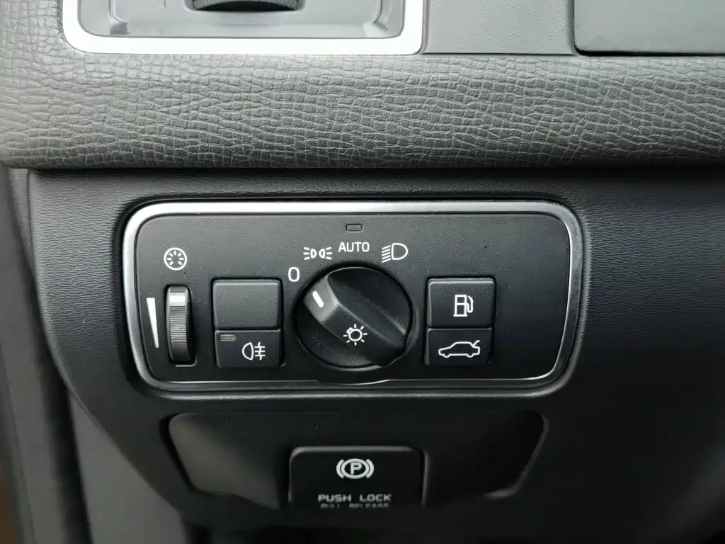 Volvo XC60 (Import) — миниатюра 21