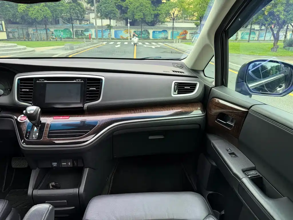 Honda Odyssey — миниатюра 10