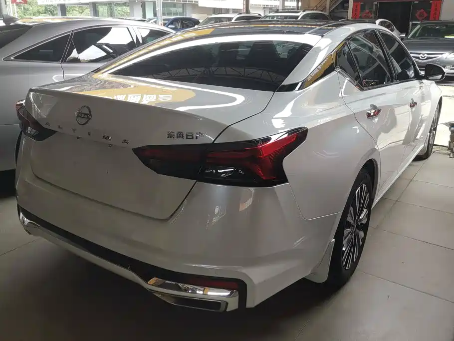Nissan Teana — миниатюра 3