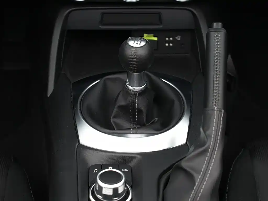 Mazda MX-5 — миниатюра 4