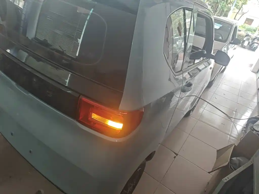 Wuling MINIEV — миниатюра 7