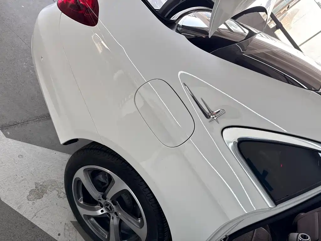 Mercedes-Benz E-Class — миниатюра 9