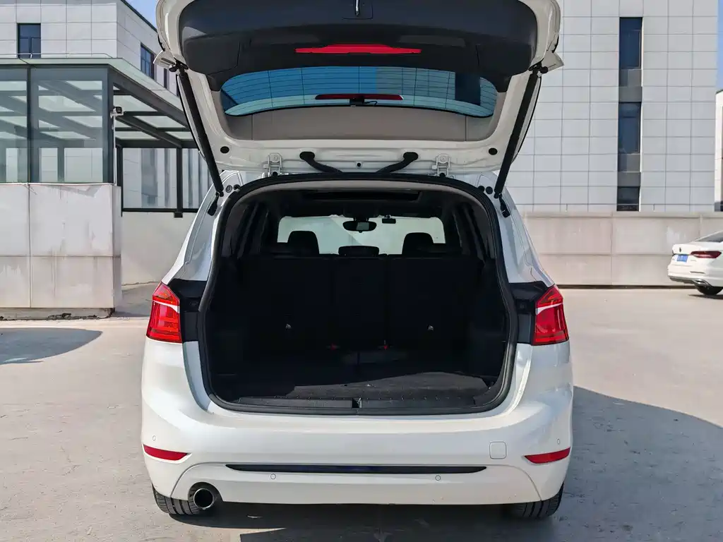 BMW 2 SERIES MULTIFUNCTIONAL STATION WAGON