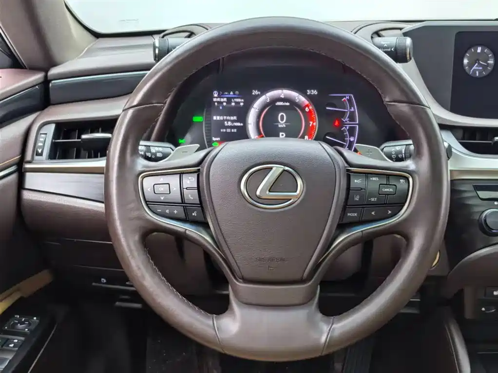 LEXUS  ES