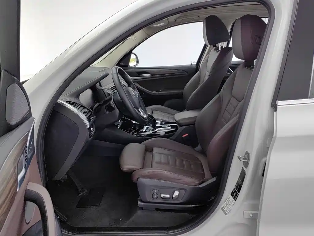 BMW X3 — миниатюра 10
