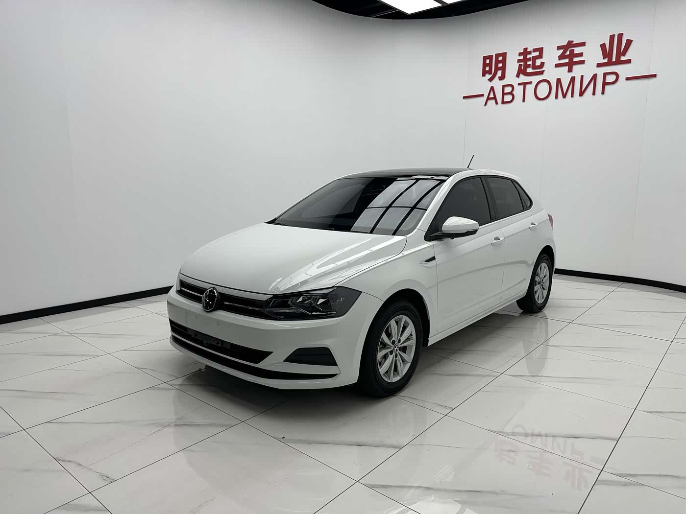 Volkswagen Polo 1.5 л 2023 г. Белый, пробег 34000 км