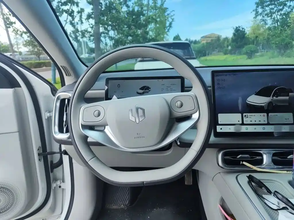 Leapmotor Leapmotor B01 — миниатюра 6