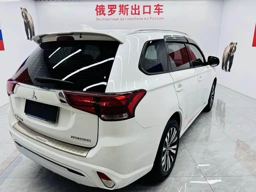 Mitsubishi Outlander — миниатюра 11
