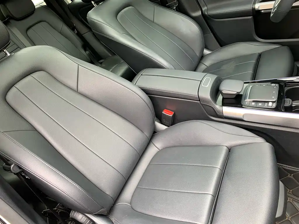 Mercedes-Benz GLB - фото 28