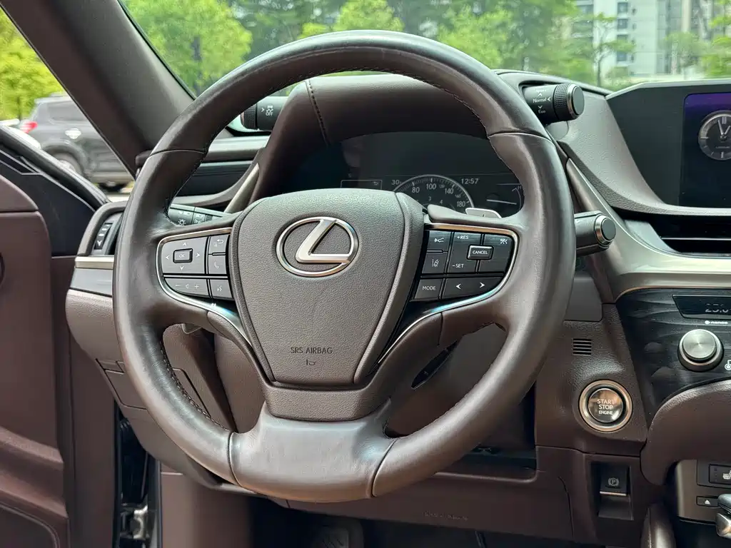 Lexus ES — миниатюра 9