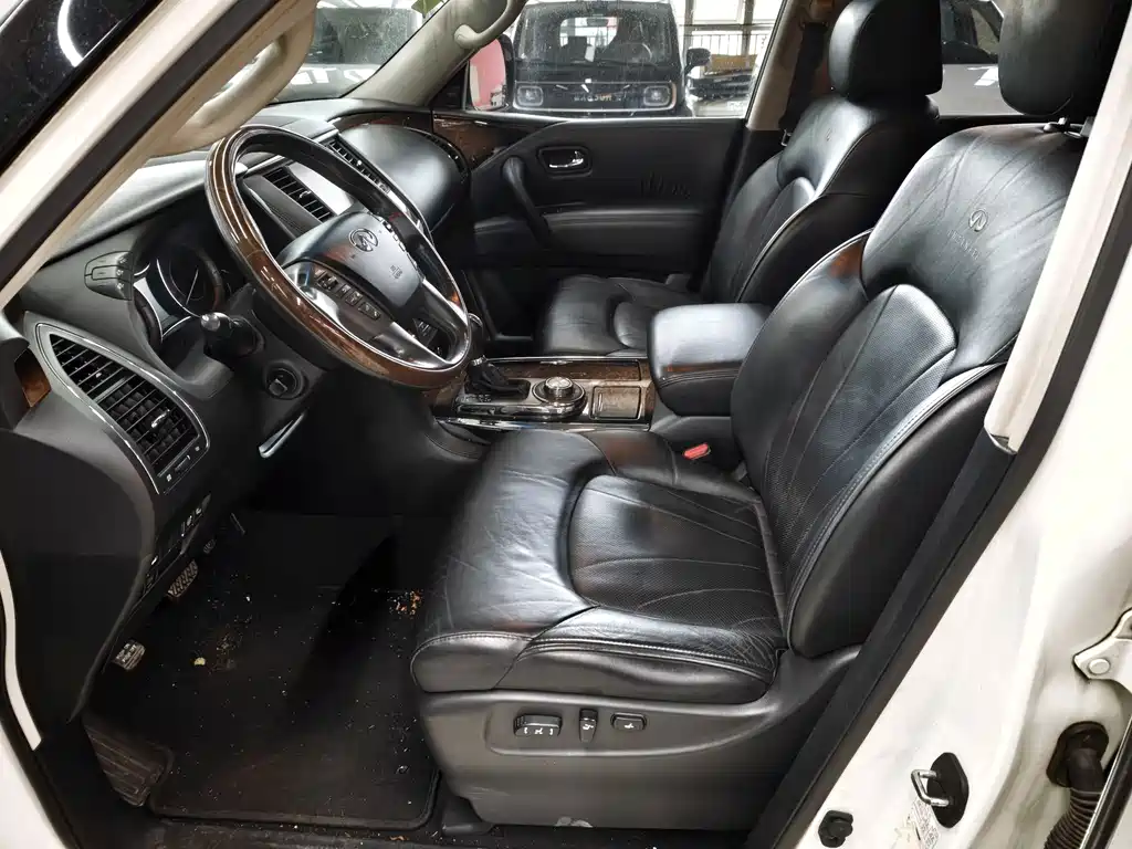Infiniti QX80 — миниатюра 6
