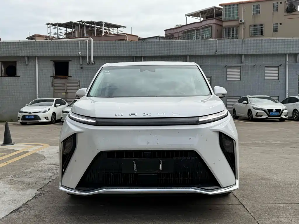 SAIC MAXUS EVERYONE 9