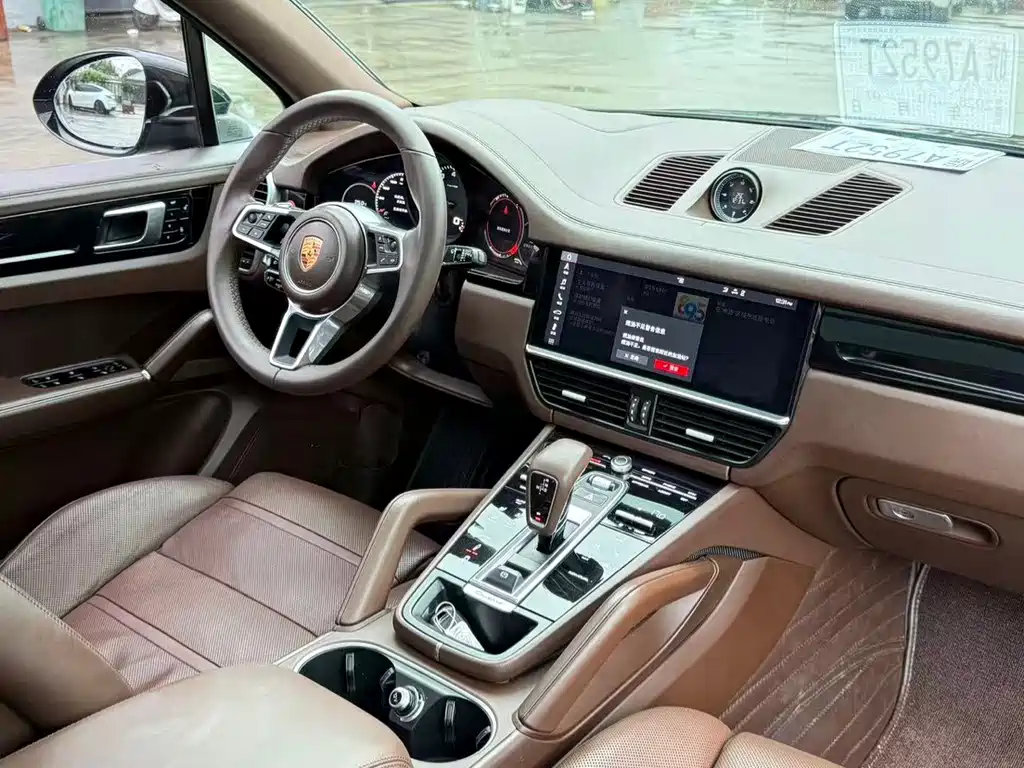 Porsche Cayenne — миниатюра 5