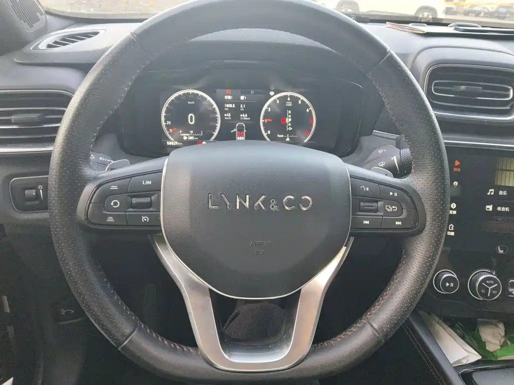 Lynk & Co 03 — миниатюра 6