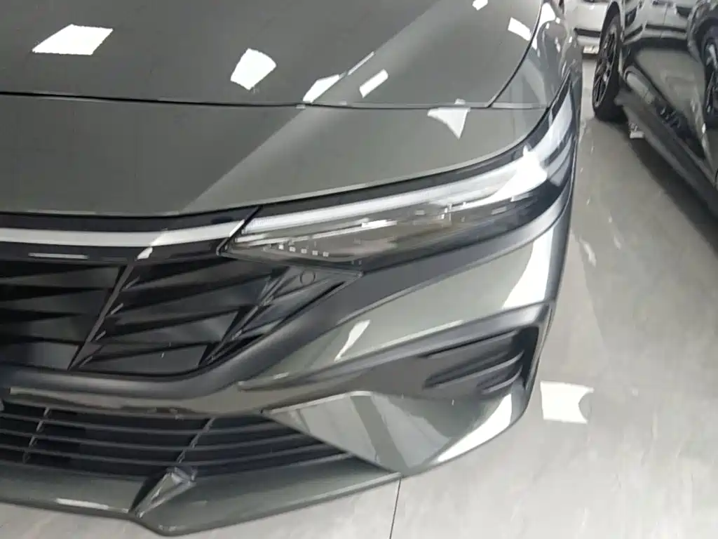 Hyundai Elantra — миниатюра 24