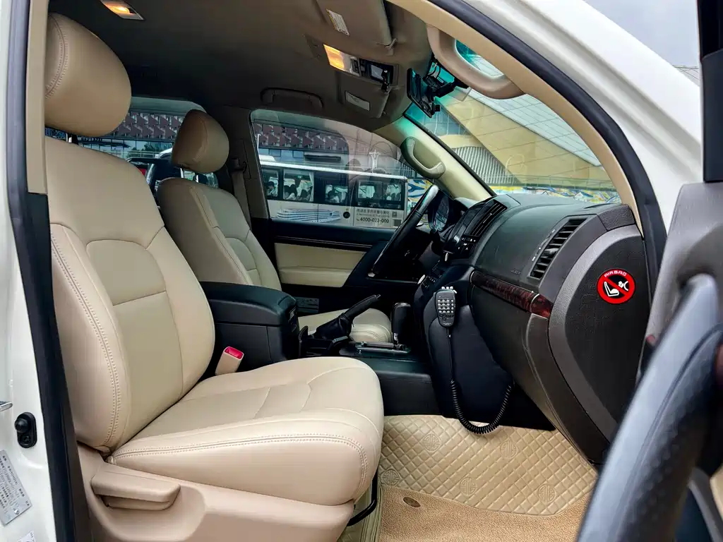 Toyota Land Cruiser — миниатюра 10